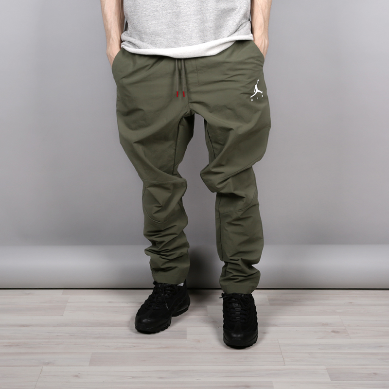 мужские зеленые брюки Jordan Jumpman Men's Woven Trousers 939996-380 - цена, описание, фото 1